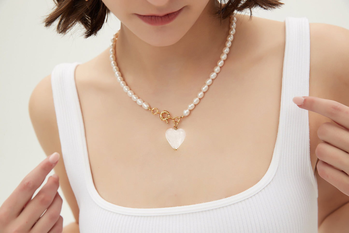 Esmée White Clear Glaze Heart Pendant Pearl Necklace